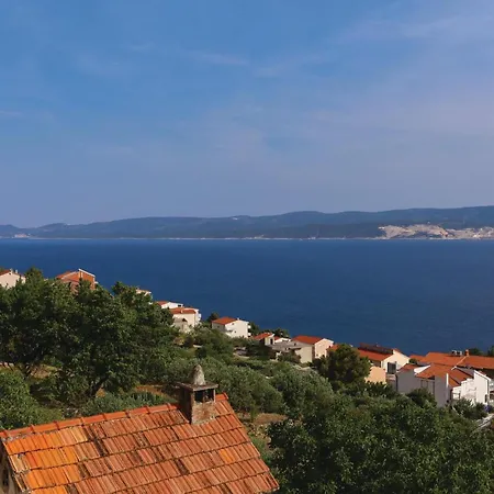 Holiday home Stunning In With Wifi Omis